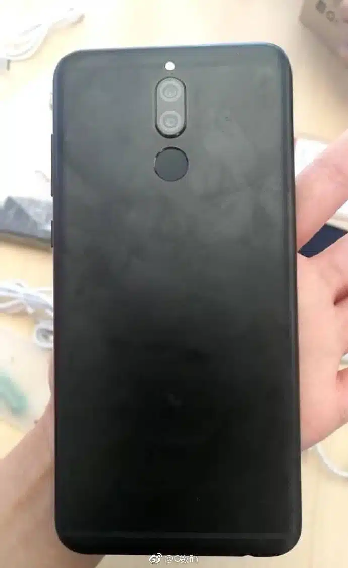 Huawei Maimang 6 live images leaks, Launching on September 22 with four cameras 2 Huawei Maimang 6 leaked back