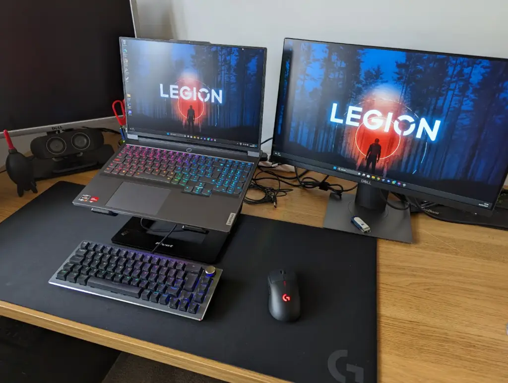 Laptop external monitor